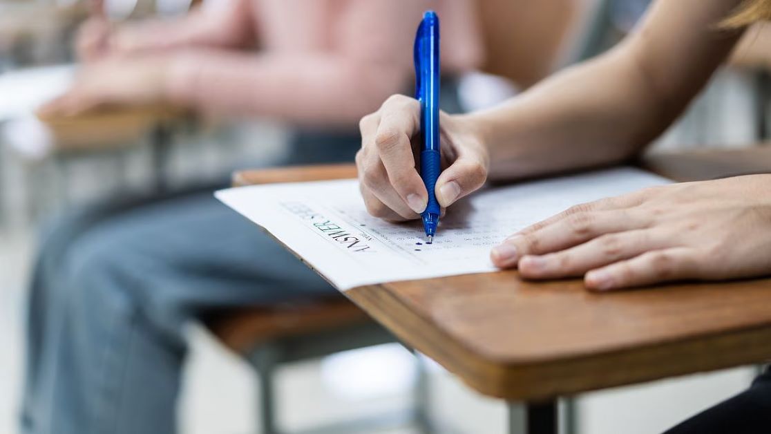 Principal of Statistics Past Paper 2018