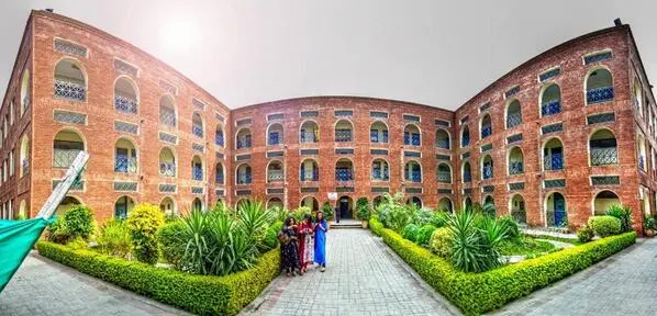 Shaheed Zulfikar Ali Bhutto Institute of Science and Technology SZABIST University