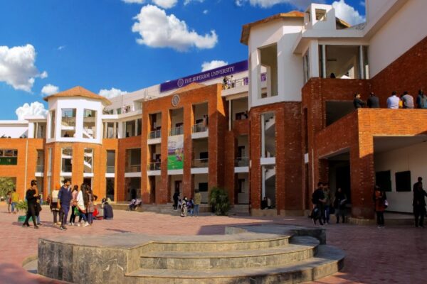 Azra Naheed Medical College Lahore