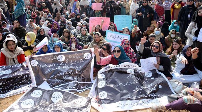 Female Government Teachers Protest Four Years of Unpaid Exam Duties