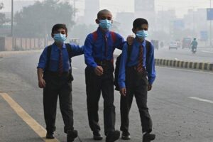 Punjab Smog Alert 2025 – Lahore Air Turns Toxic, Schools May Shut Down Soon Punjab Smog Alert 2025: Lahore Schools May Close