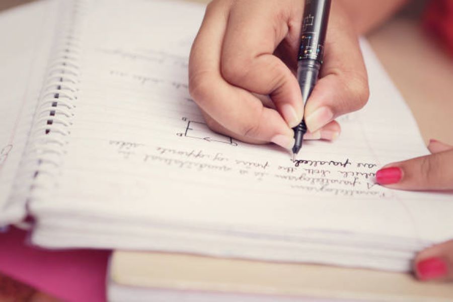 Class 10 English Past Paper 2023 Morning BISE Lahore