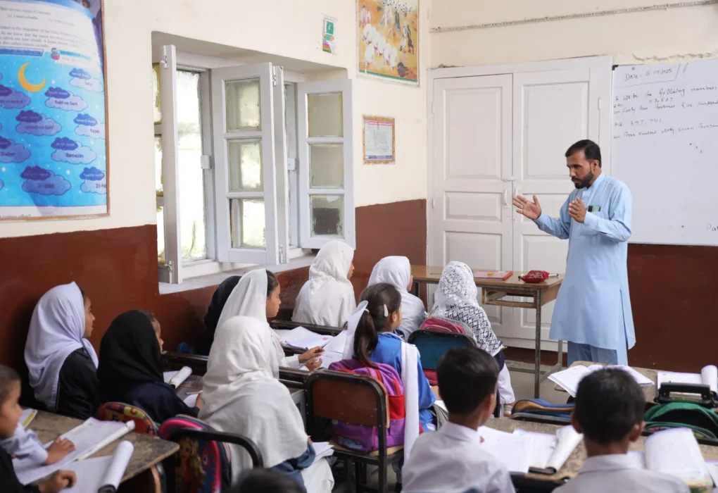 Economic Pressures Lead to KP Four-Day Week as Punjab Restores Normal Classes