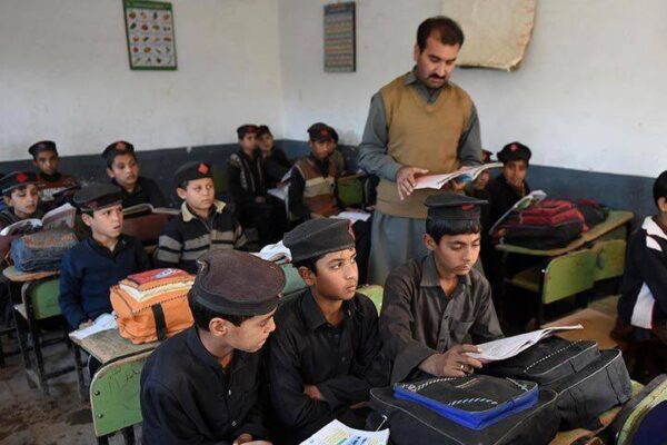 KP Government to Outsource 2000 Public Schools