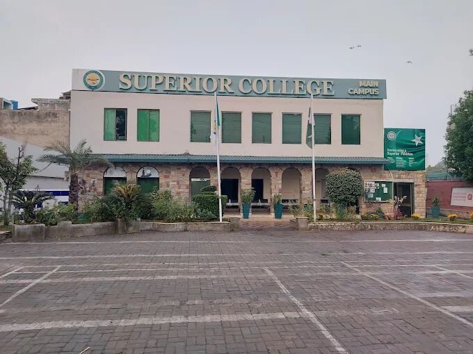 Superior College, Lahore